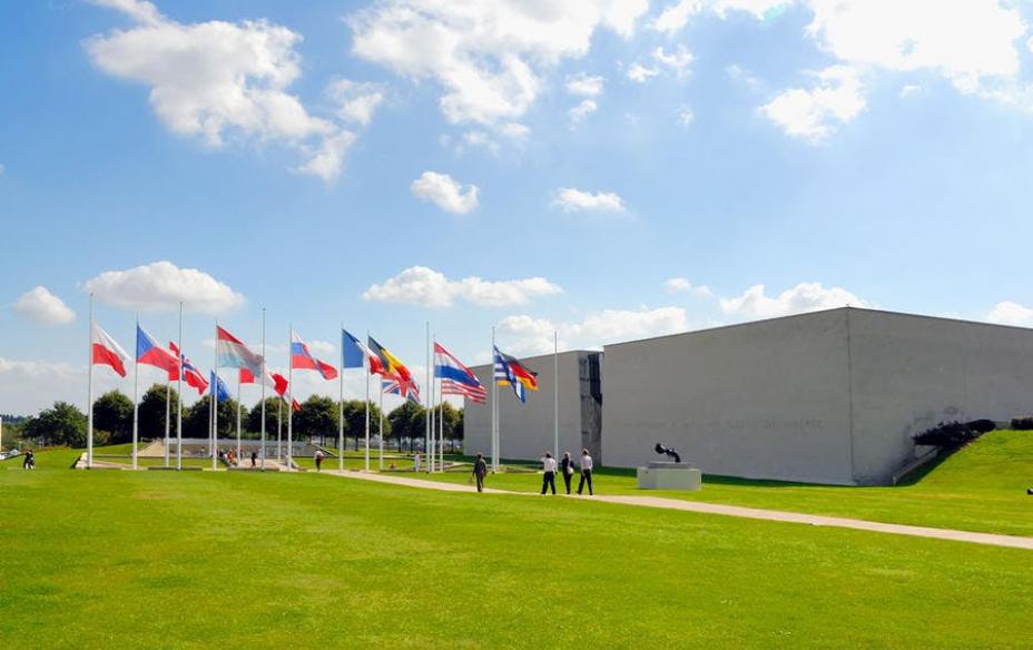 Mémorial de Caen - Builders - Carte intéractive